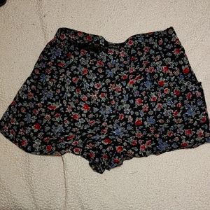 Flower shorts with pockets